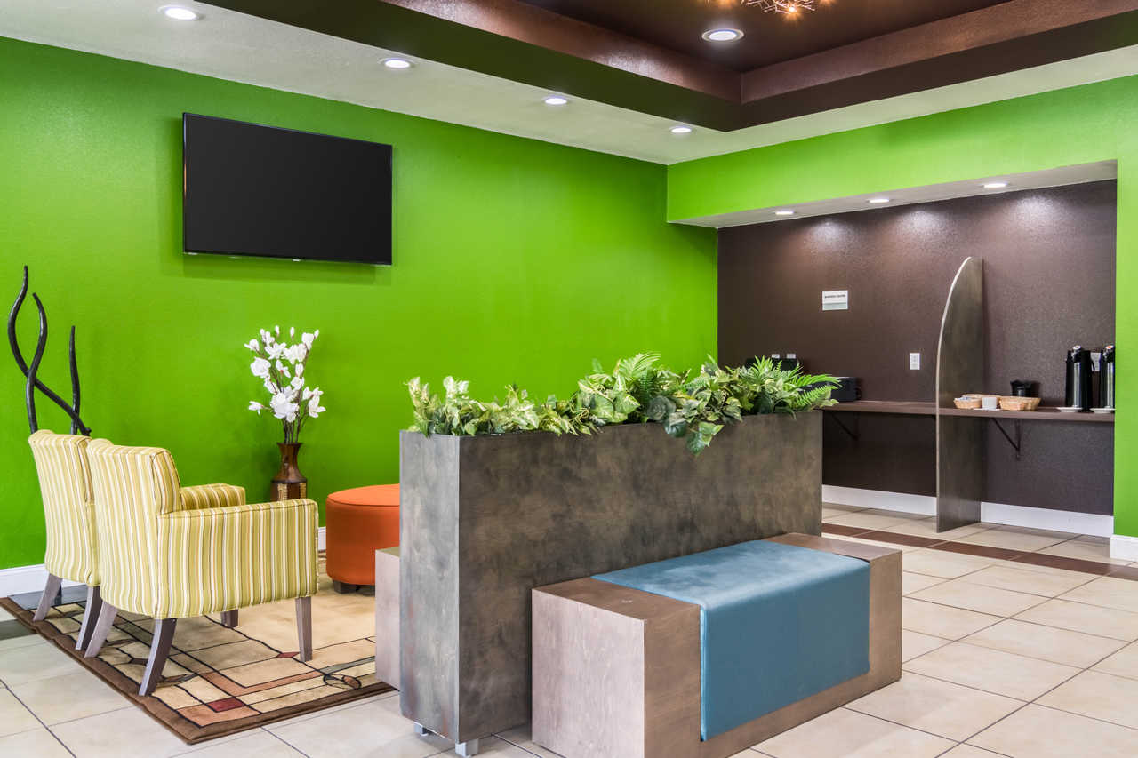 Clarion Inn & Suites Russellville I-40