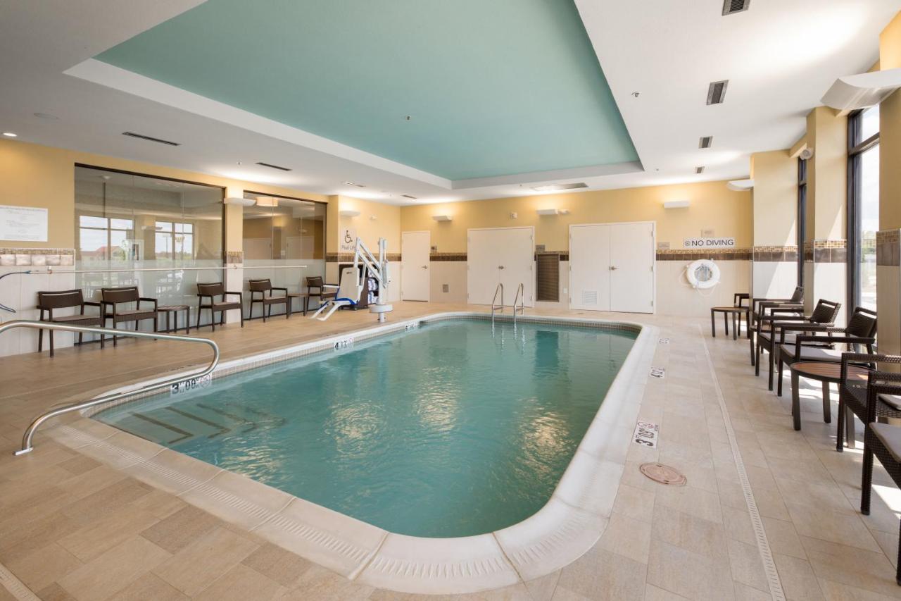 Courtyard Russellville