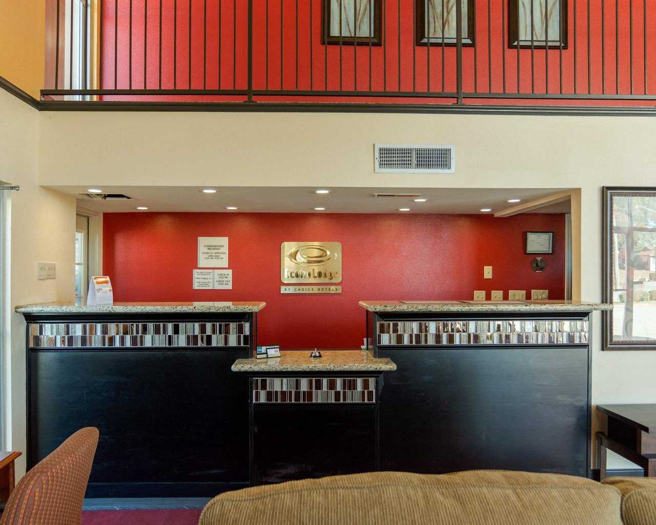 Econo Lodge Russellville I-40