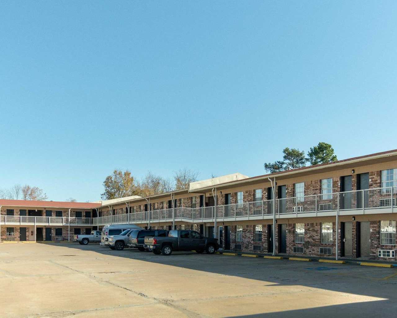 Econo Lodge Russellville I-40