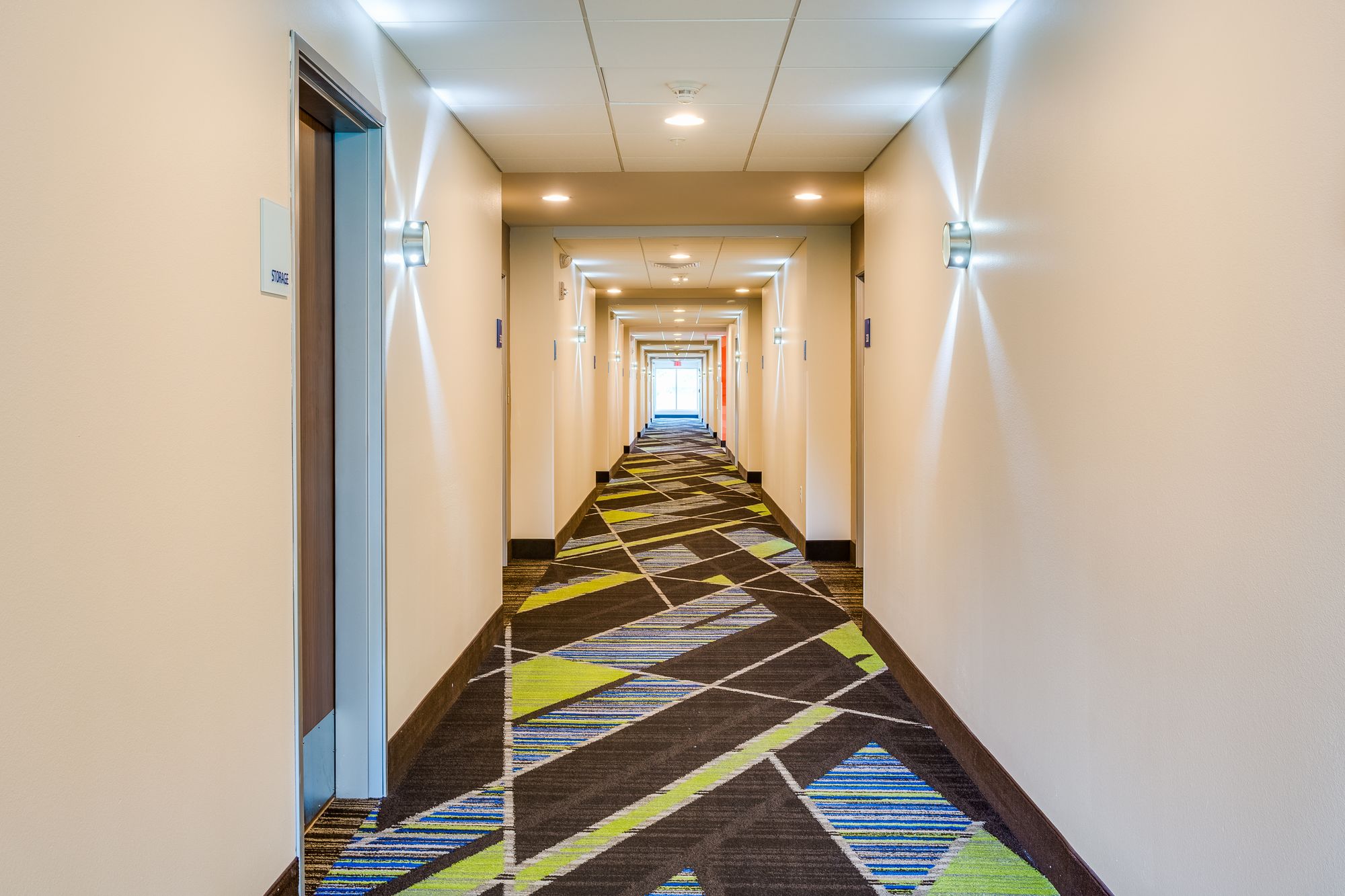 Holiday Inn Express & Suites Russellville