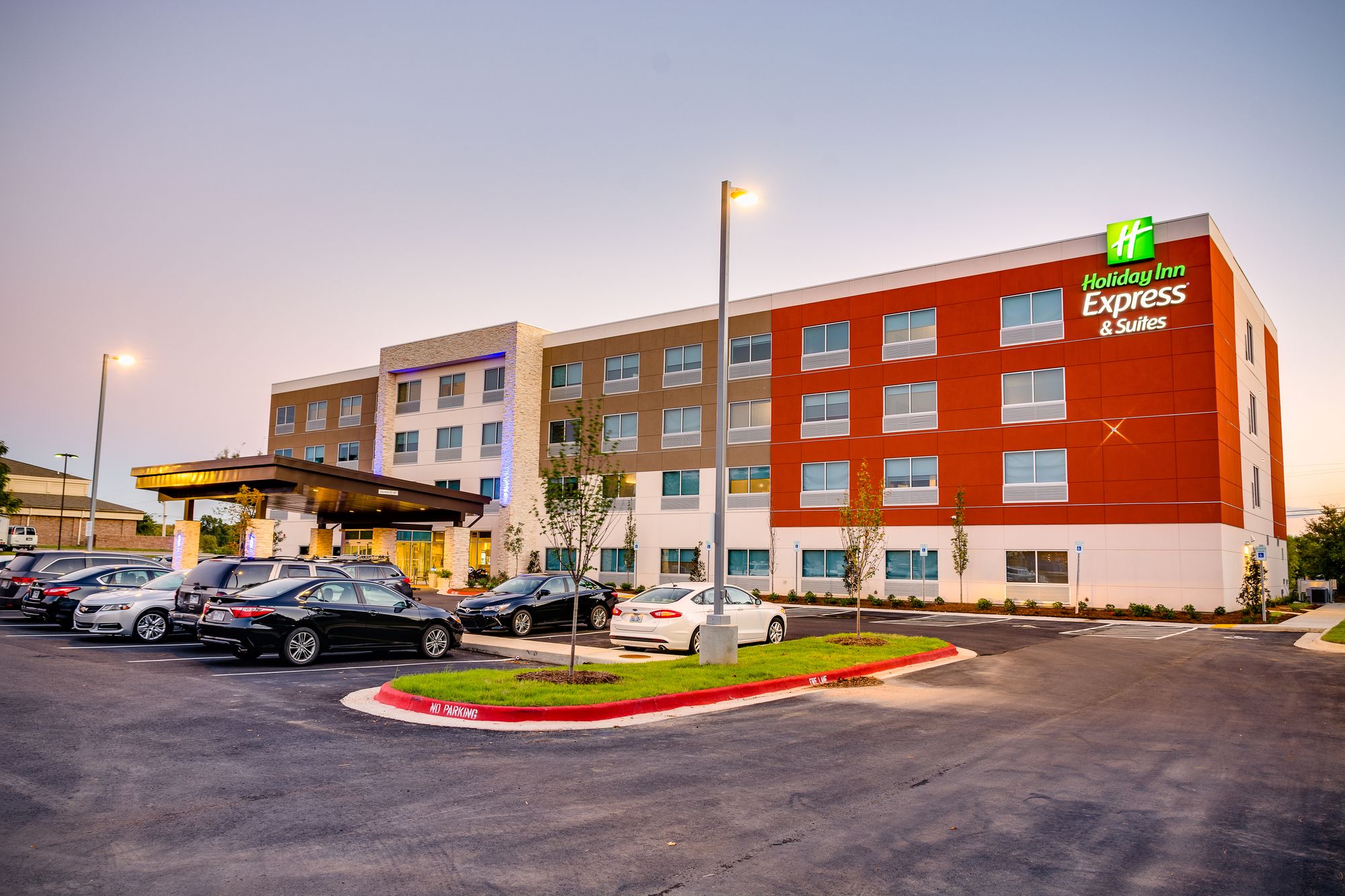 Holiday Inn Express & Suites Russellville