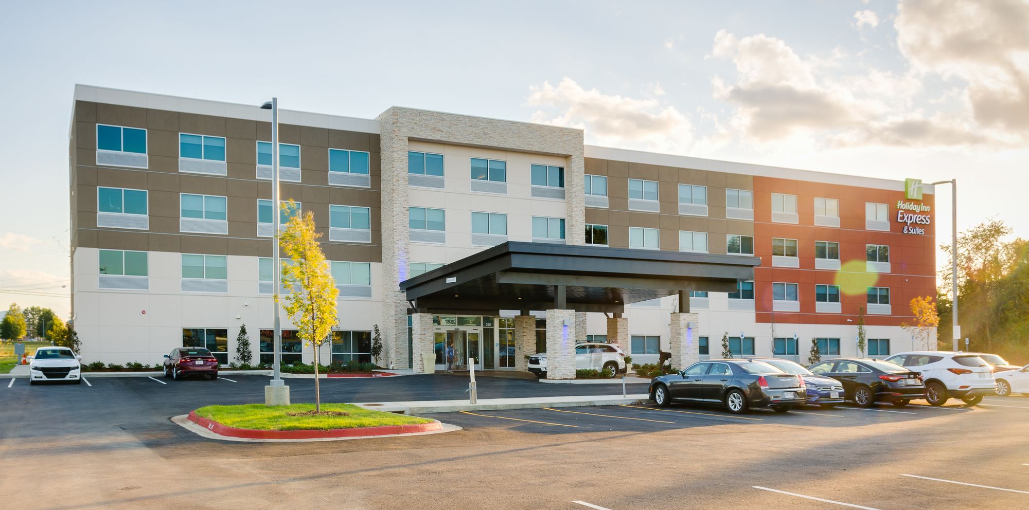 Holiday Inn Express & Suites Russellville