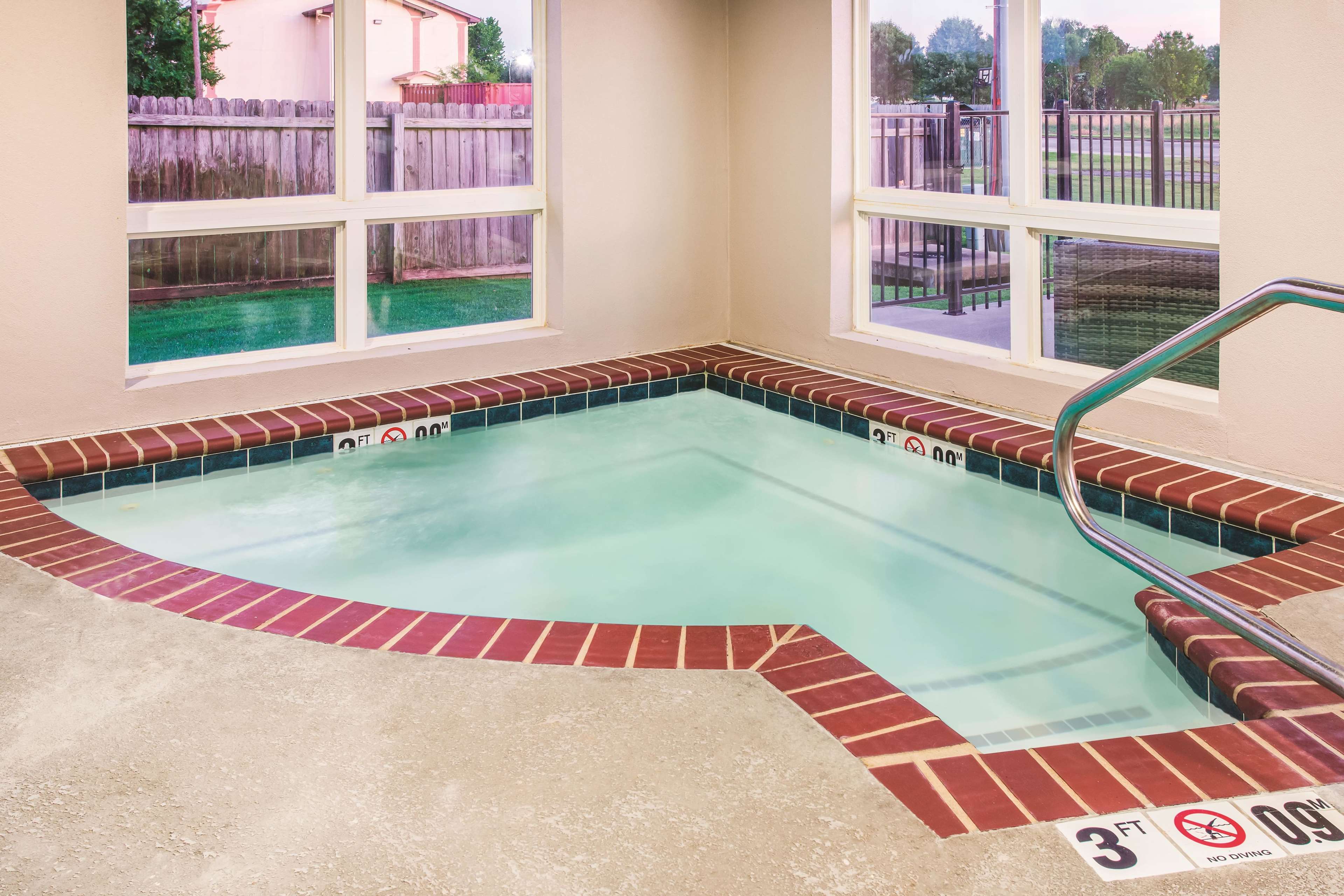 La Quinta Inn & Suites by Wyndham Russellville