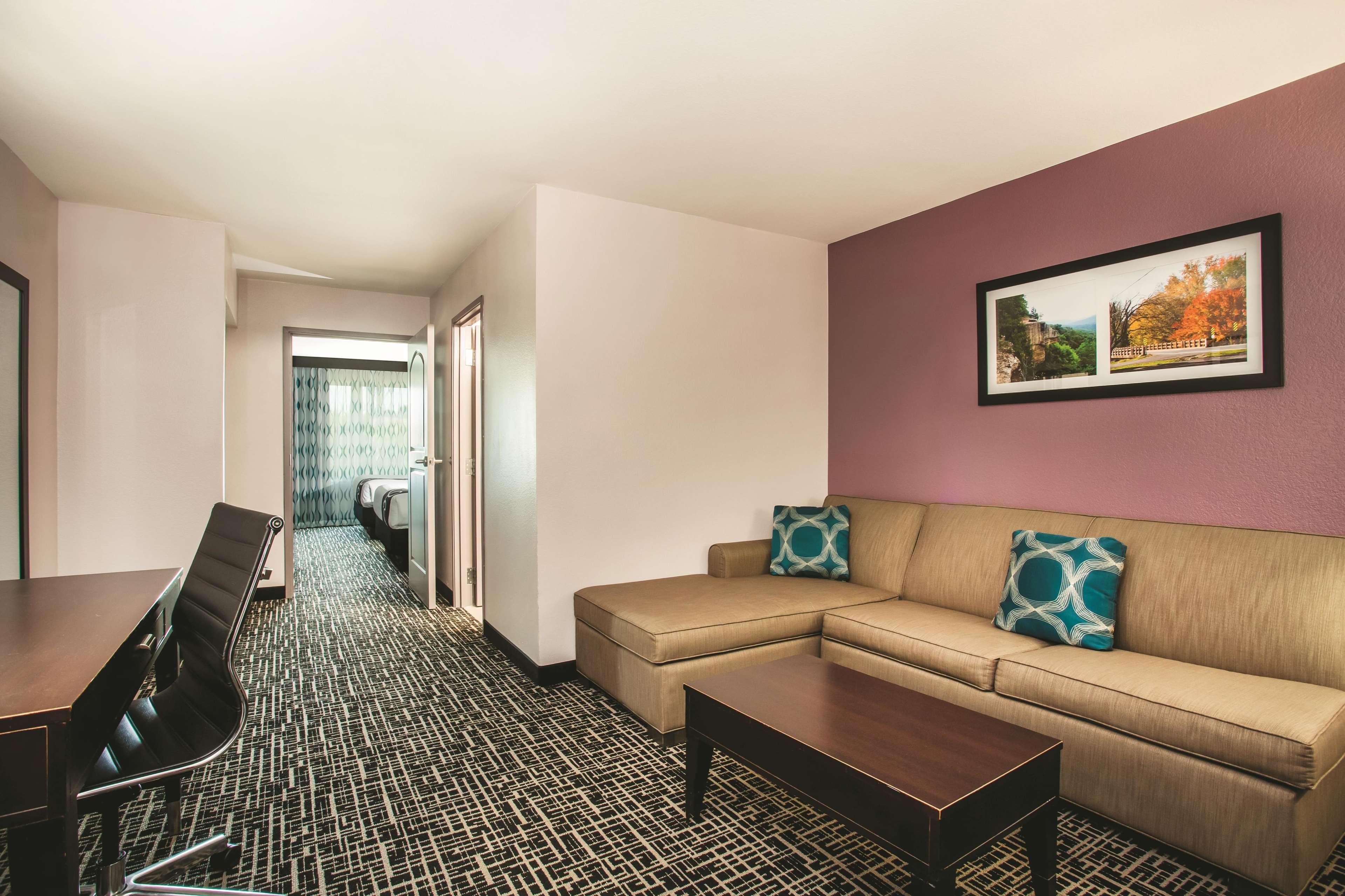 La Quinta Inn & Suites by Wyndham Russellville