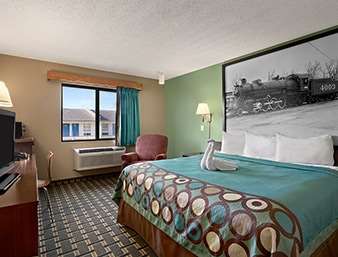 Super 8 by Wyndham Russellville