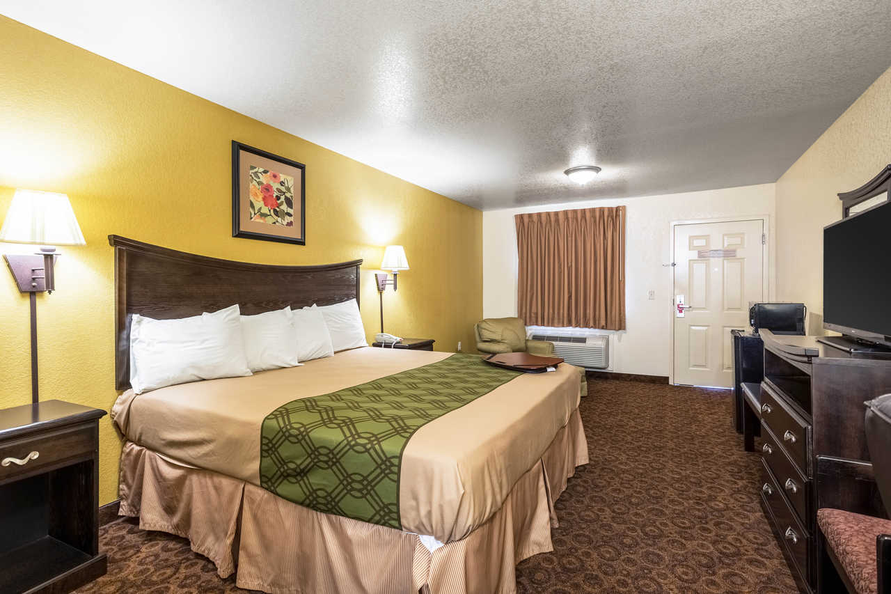 Econo Lodge  Inn & Suites Searcy