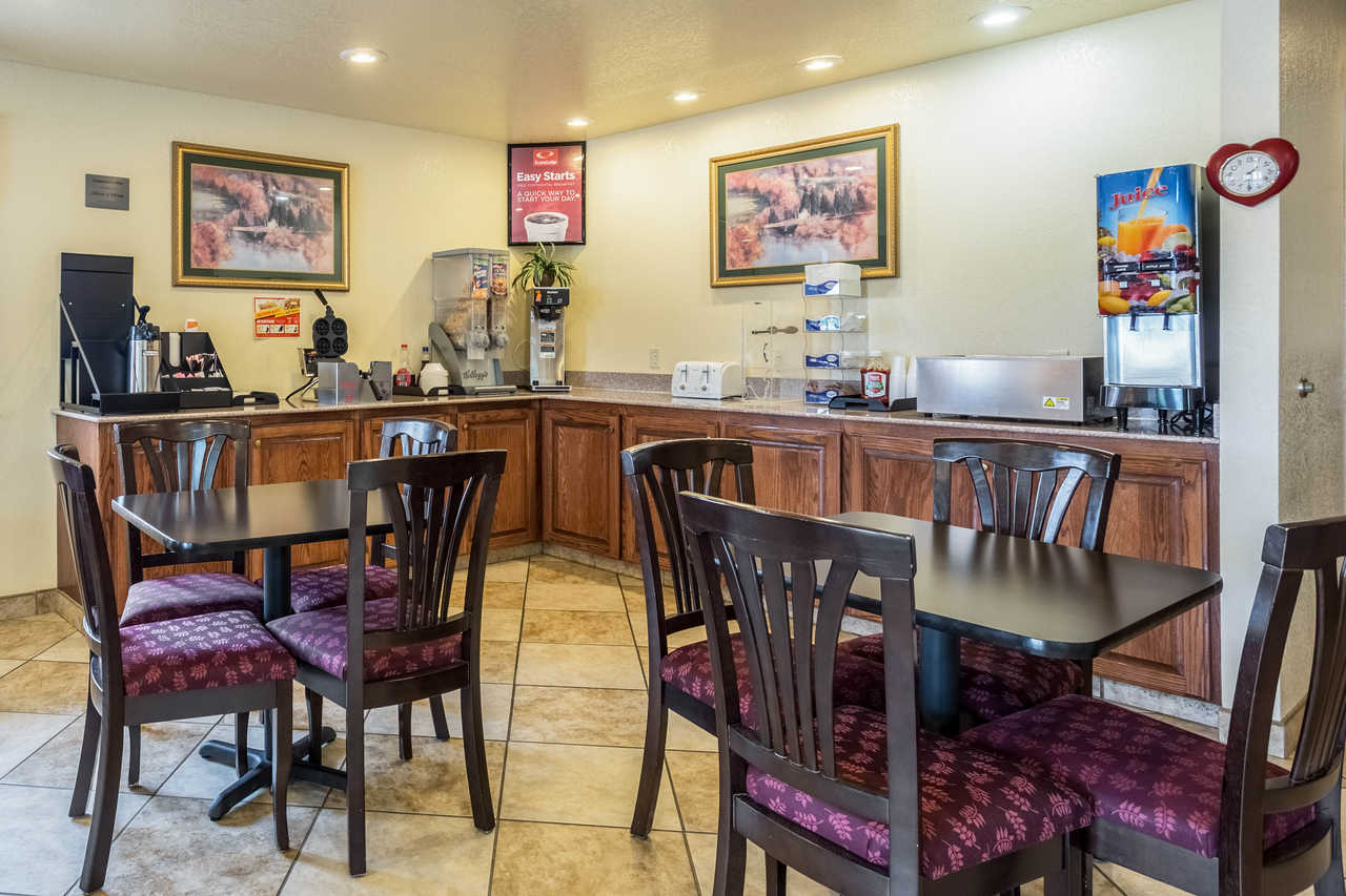 Econo Lodge  Inn & Suites Searcy