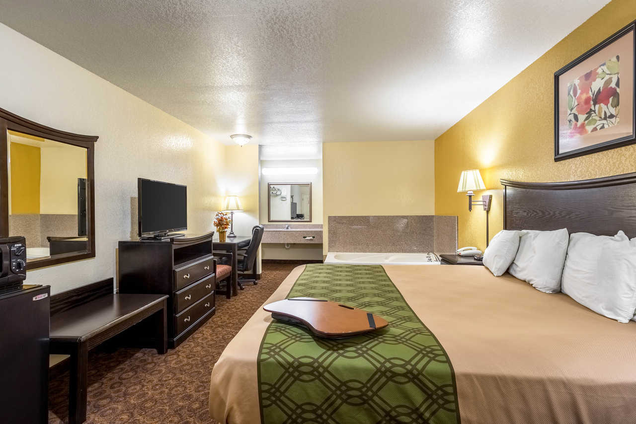 Econo Lodge  Inn & Suites Searcy