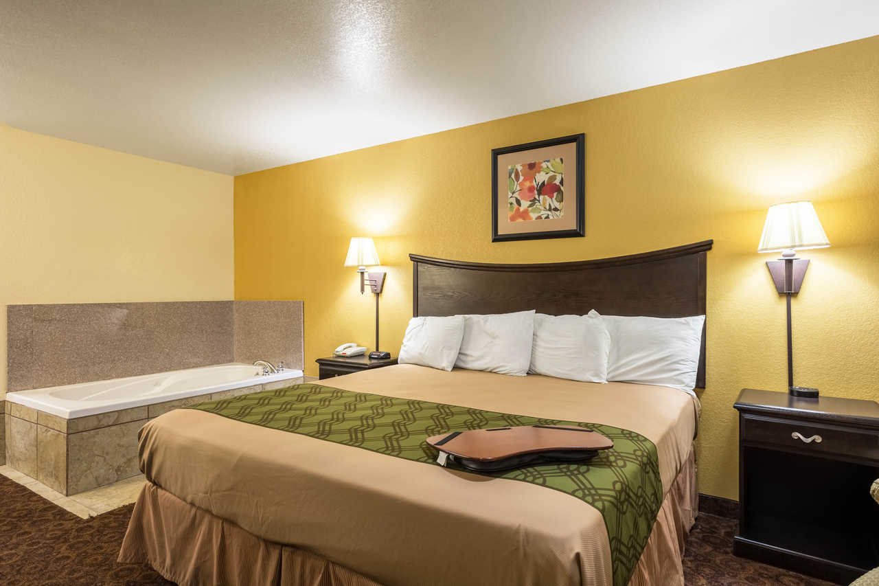 Econo Lodge  Inn & Suites Searcy