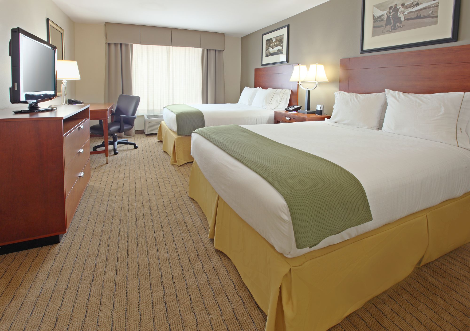 Holiday Inn Express Hotel & Suites Searcy