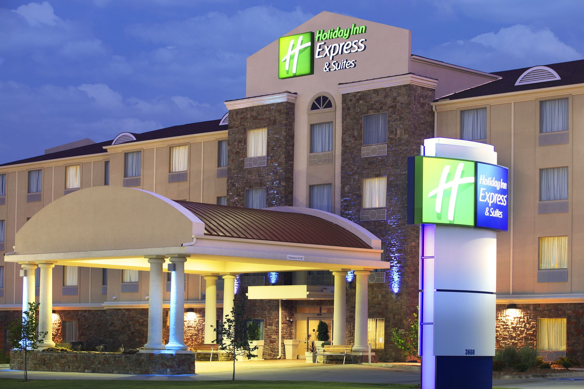 Holiday Inn Express Hotel & Suites Searcy