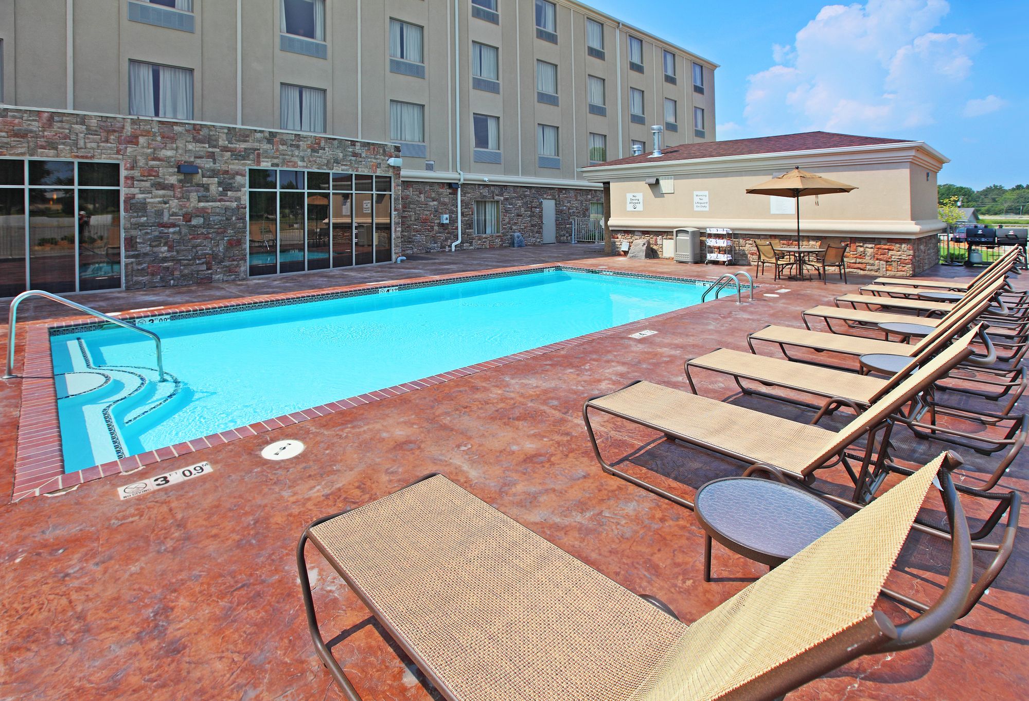 Holiday Inn Express Hotel & Suites Searcy