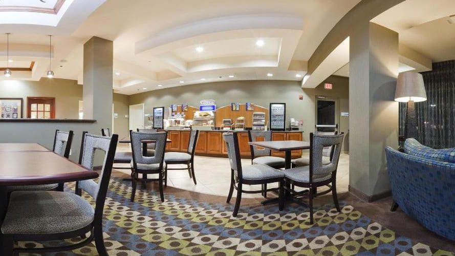 Holiday Inn Express Hotel & Suites Searcy
