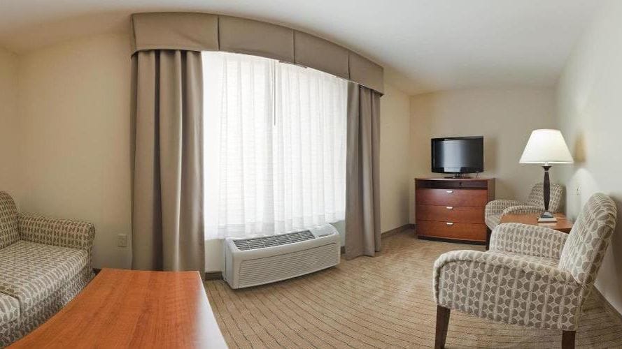 Holiday Inn Express Hotel & Suites Searcy