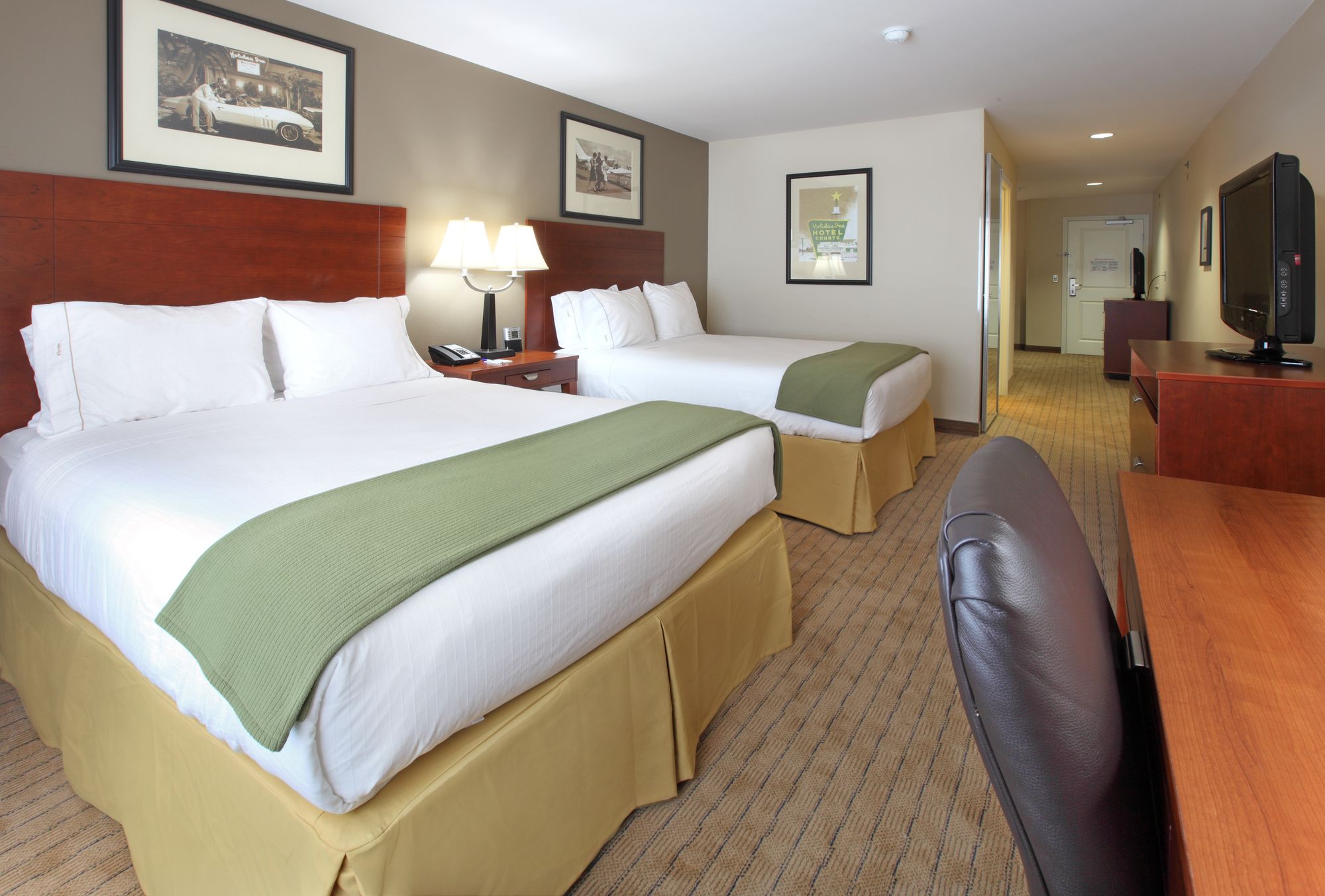 Holiday Inn Express Hotel & Suites Searcy