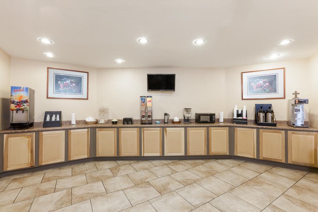 Knights Inn Searcy
