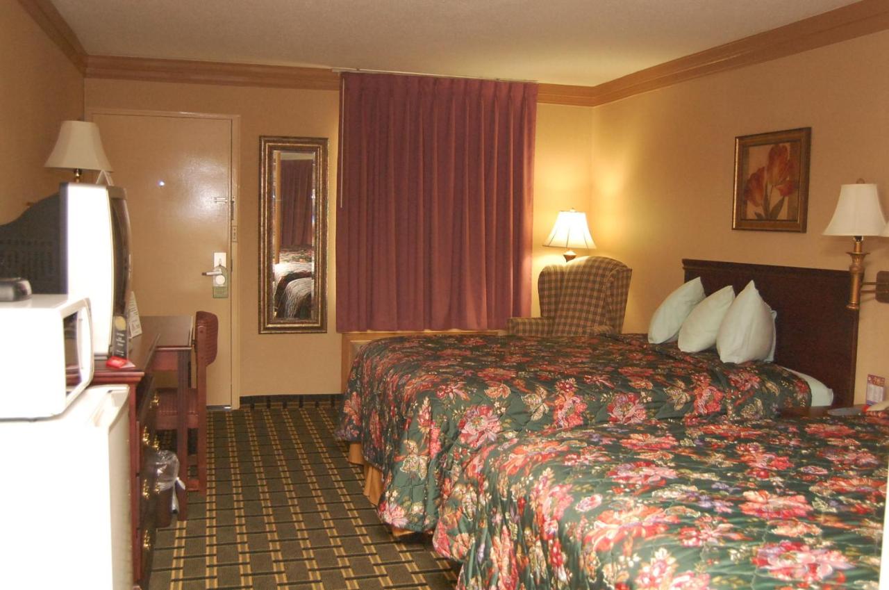 Executive Inn and Suites Springdale