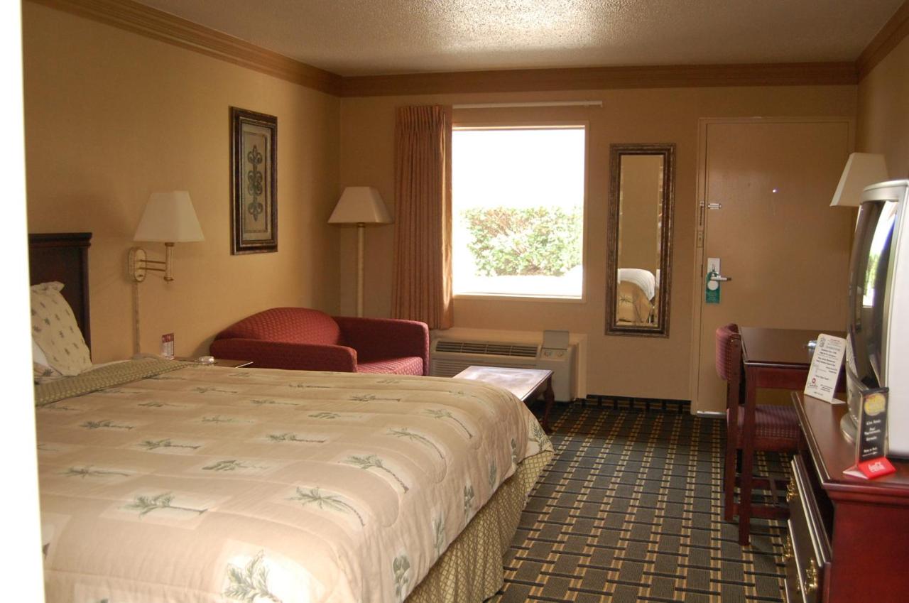 Executive Inn and Suites Springdale