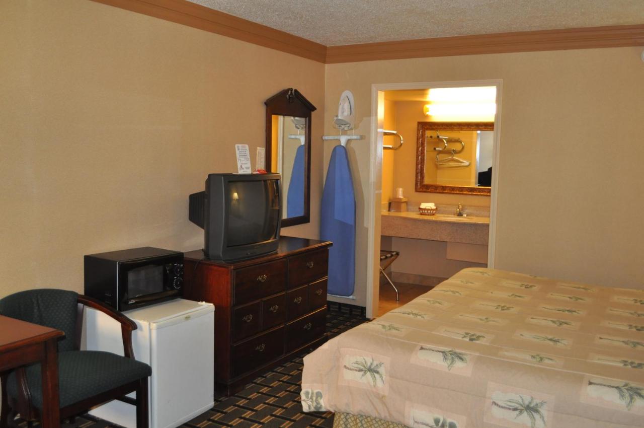 Executive Inn and Suites Springdale