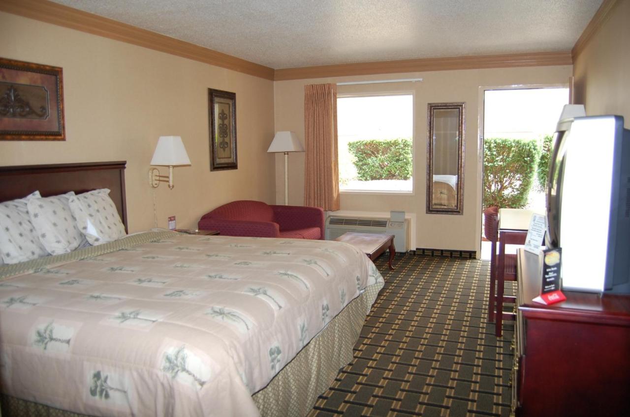Executive Inn and Suites Springdale