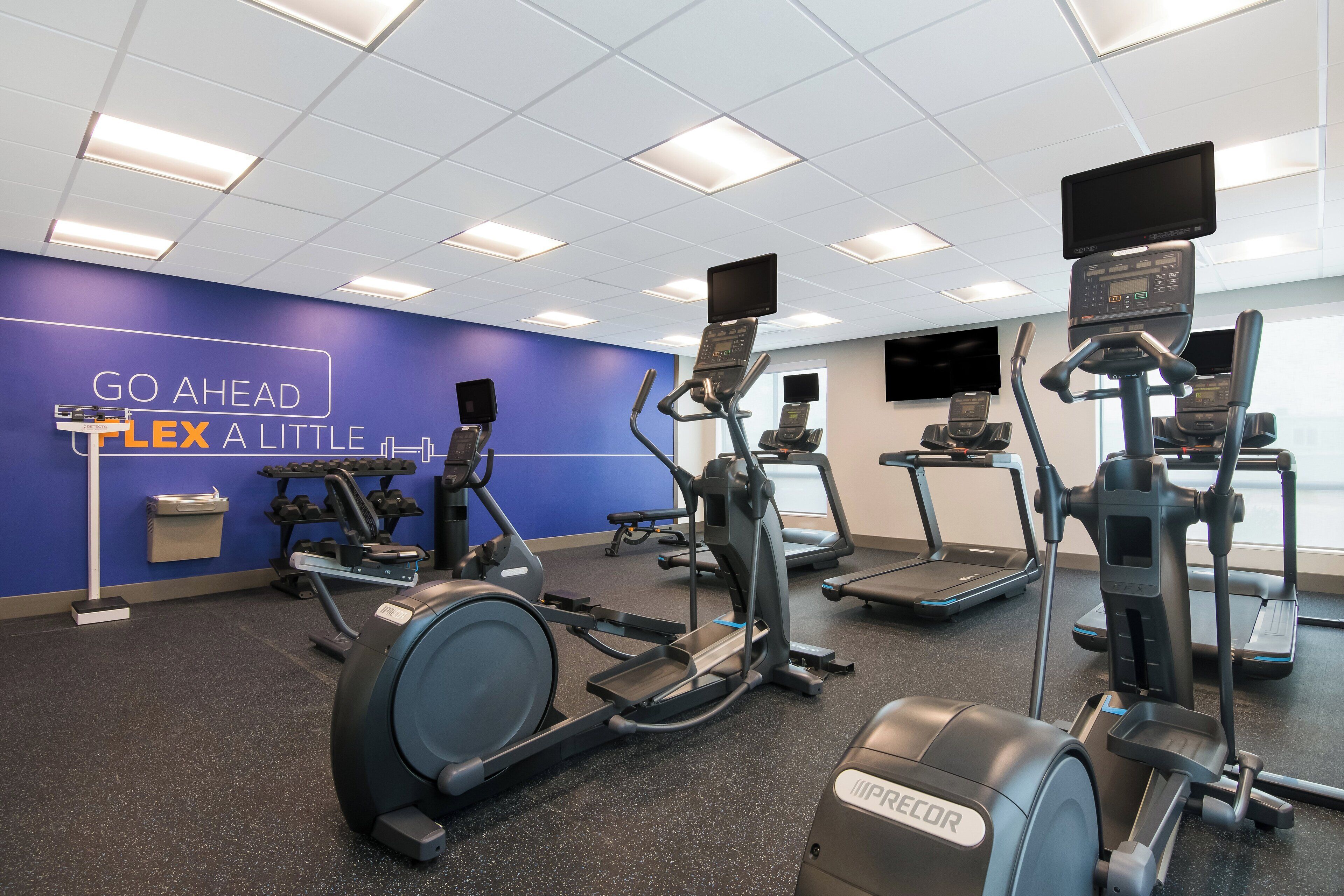 Holiday Inn Express & Suites Springdale Fayetteville Area