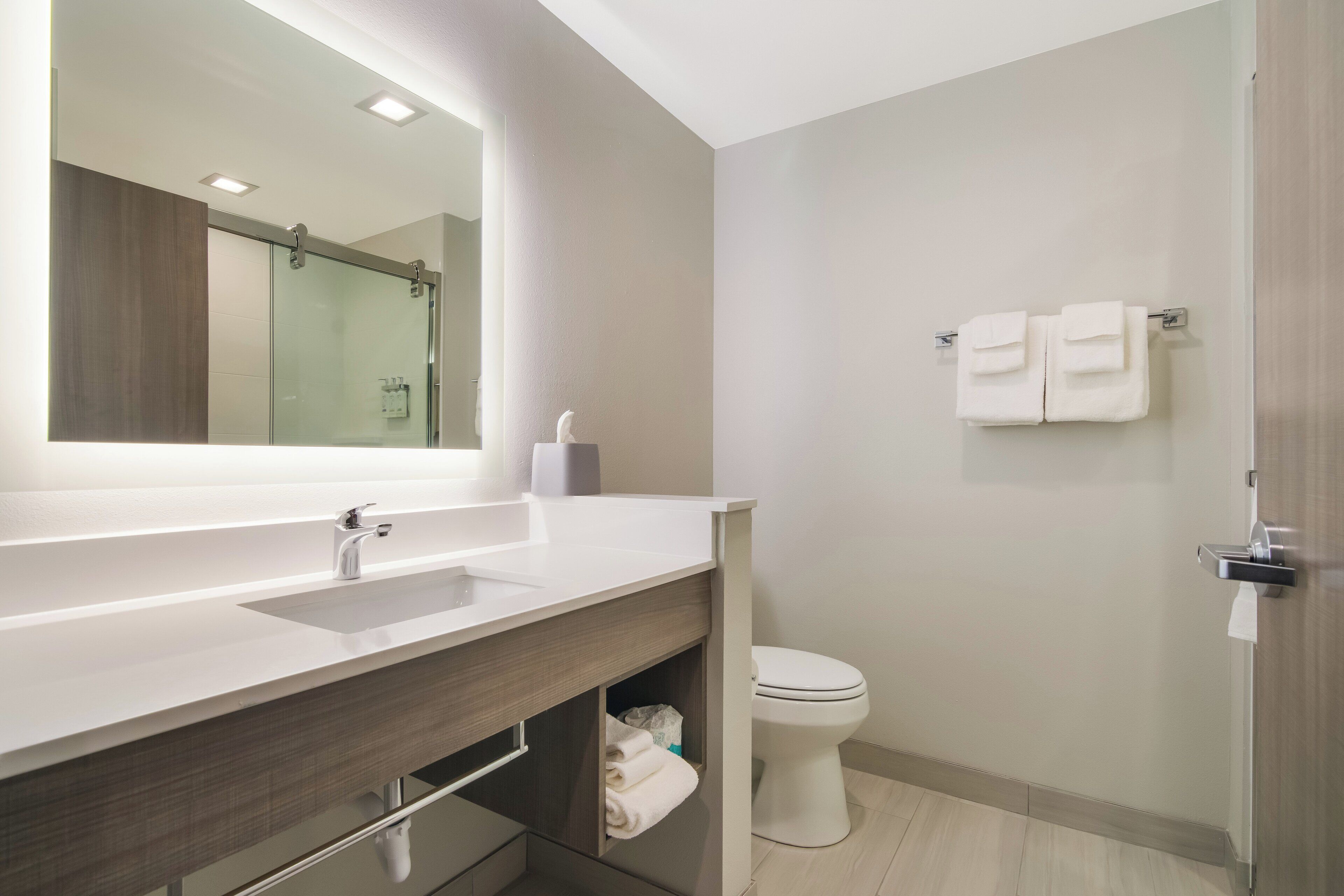 Holiday Inn Express & Suites Springdale Fayetteville Area