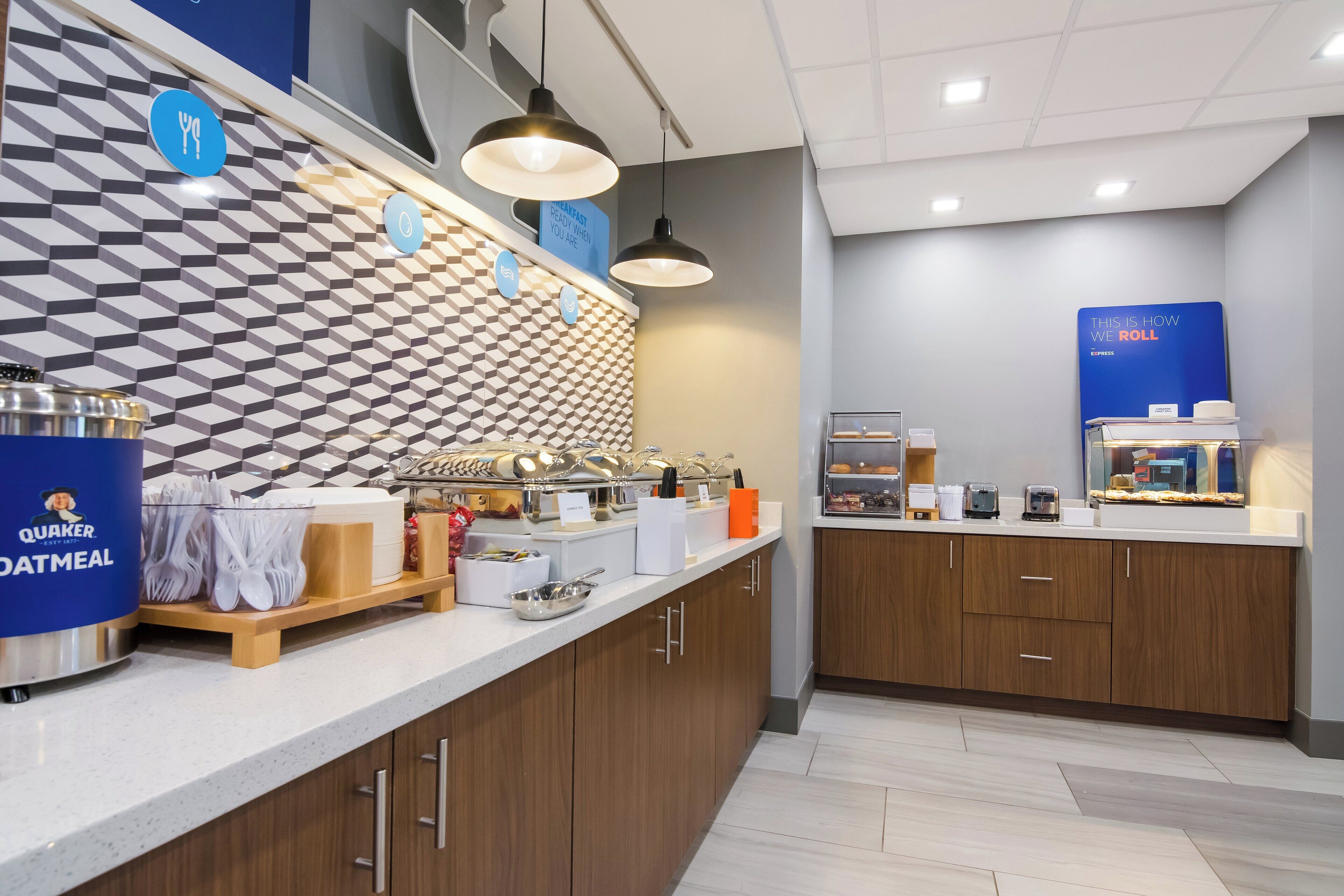 Holiday Inn Express & Suites Springdale Fayetteville Area