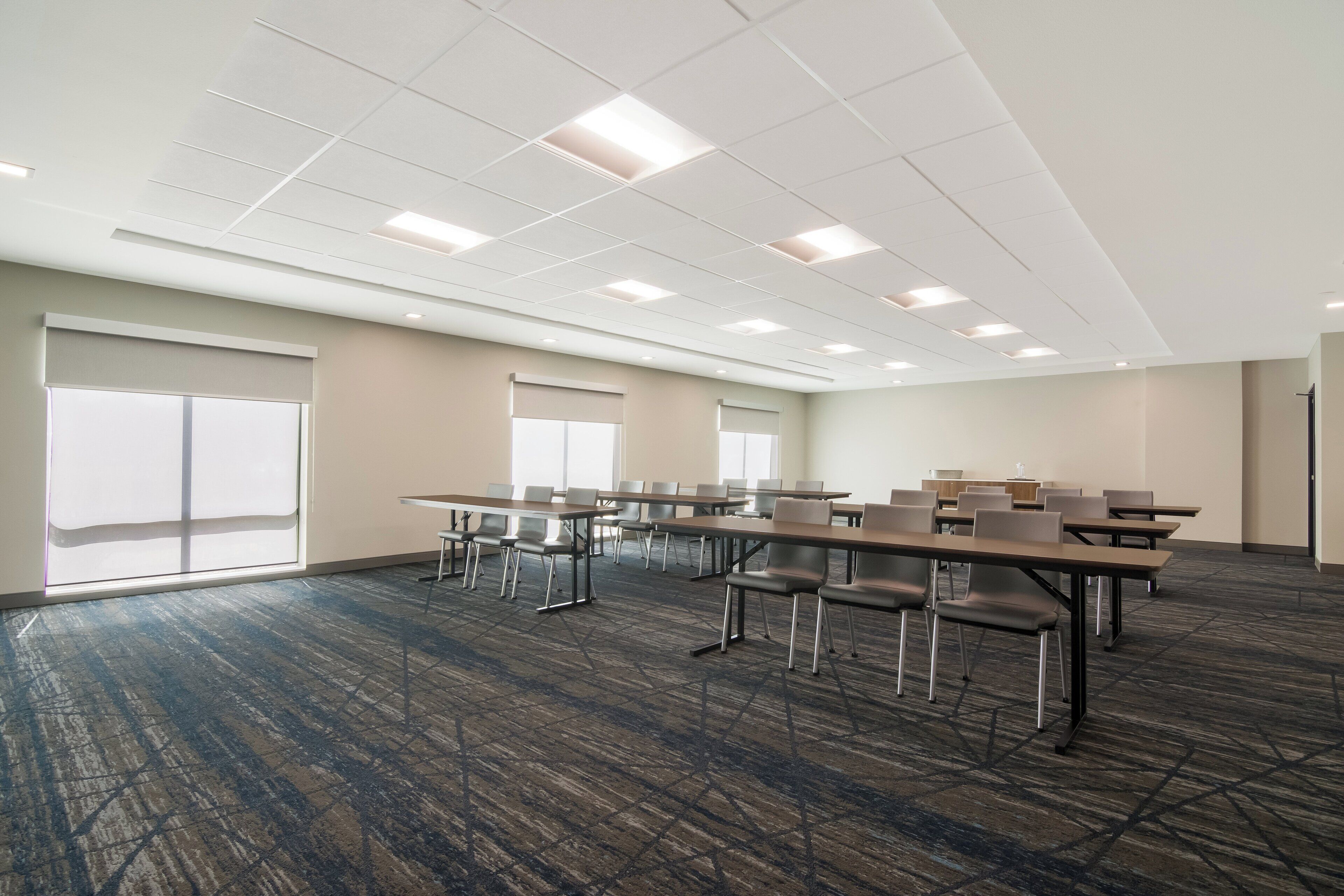 Holiday Inn Express & Suites Springdale Fayetteville Area