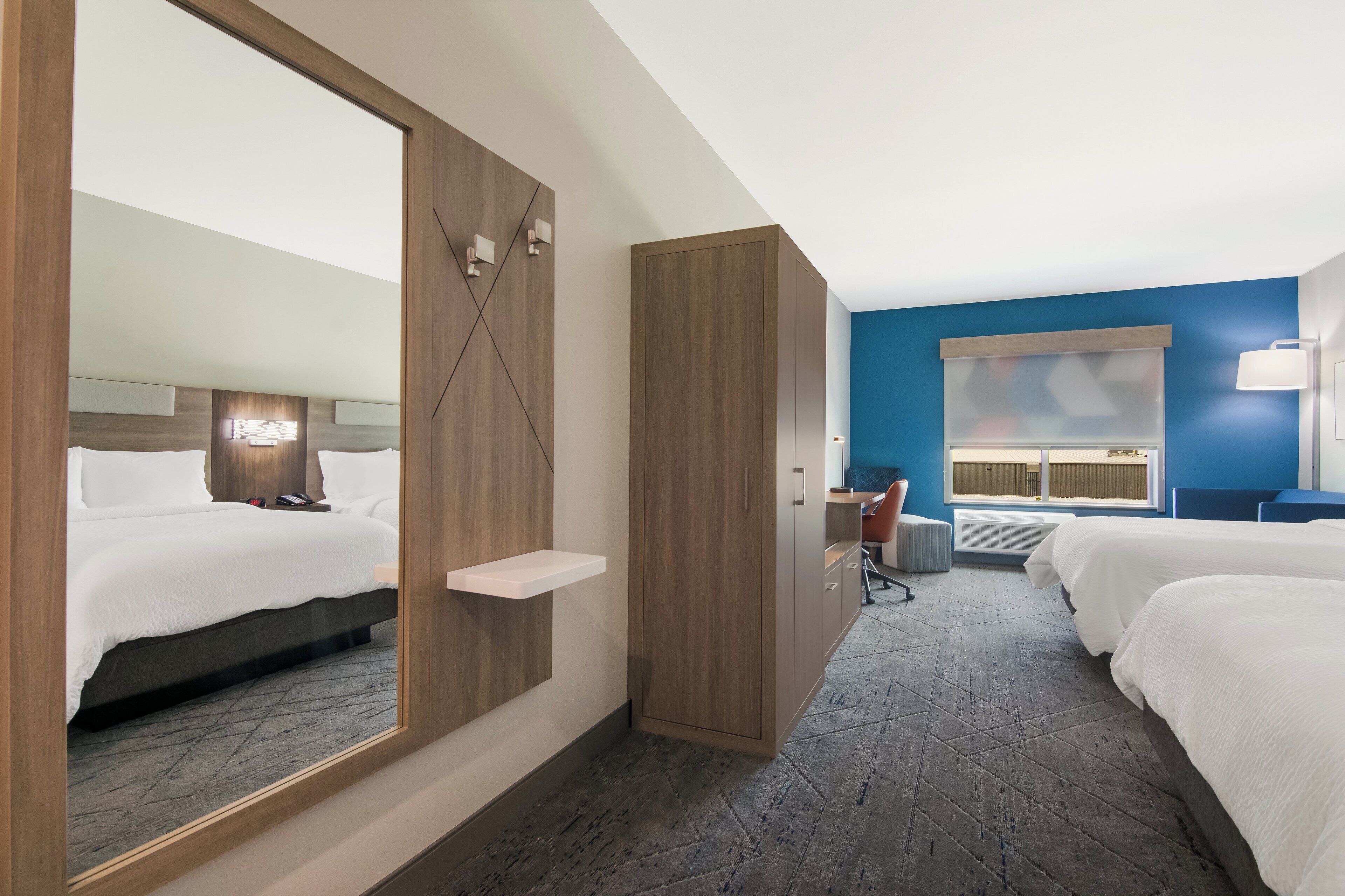 Holiday Inn Express & Suites Springdale Fayetteville Area
