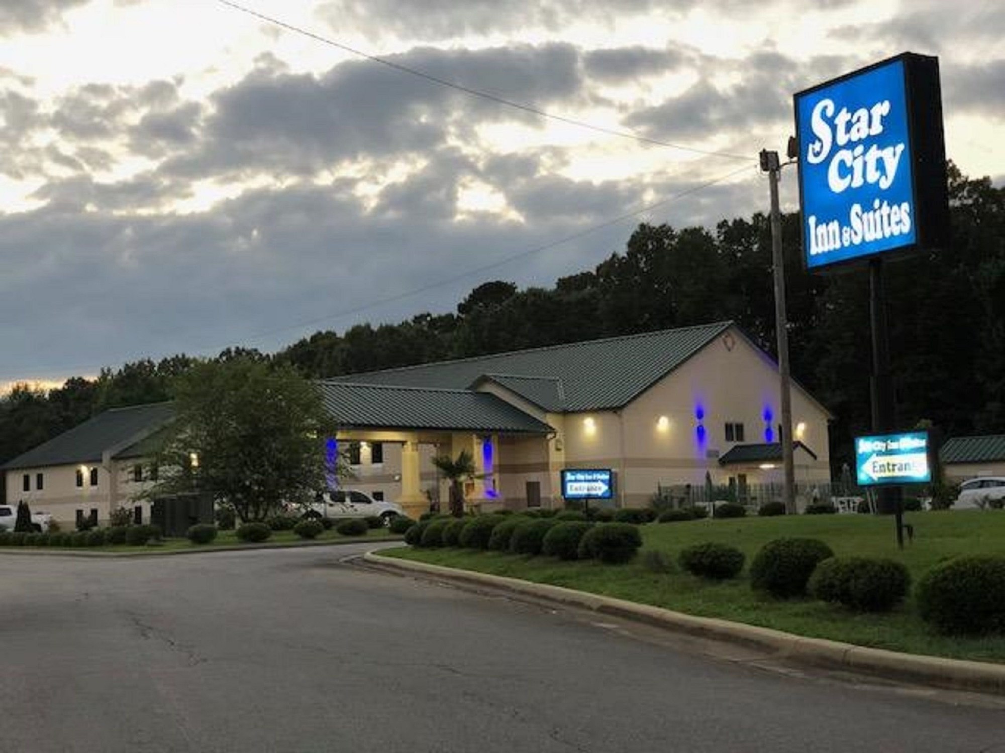 Americas Best Value Inn & Suites Star City