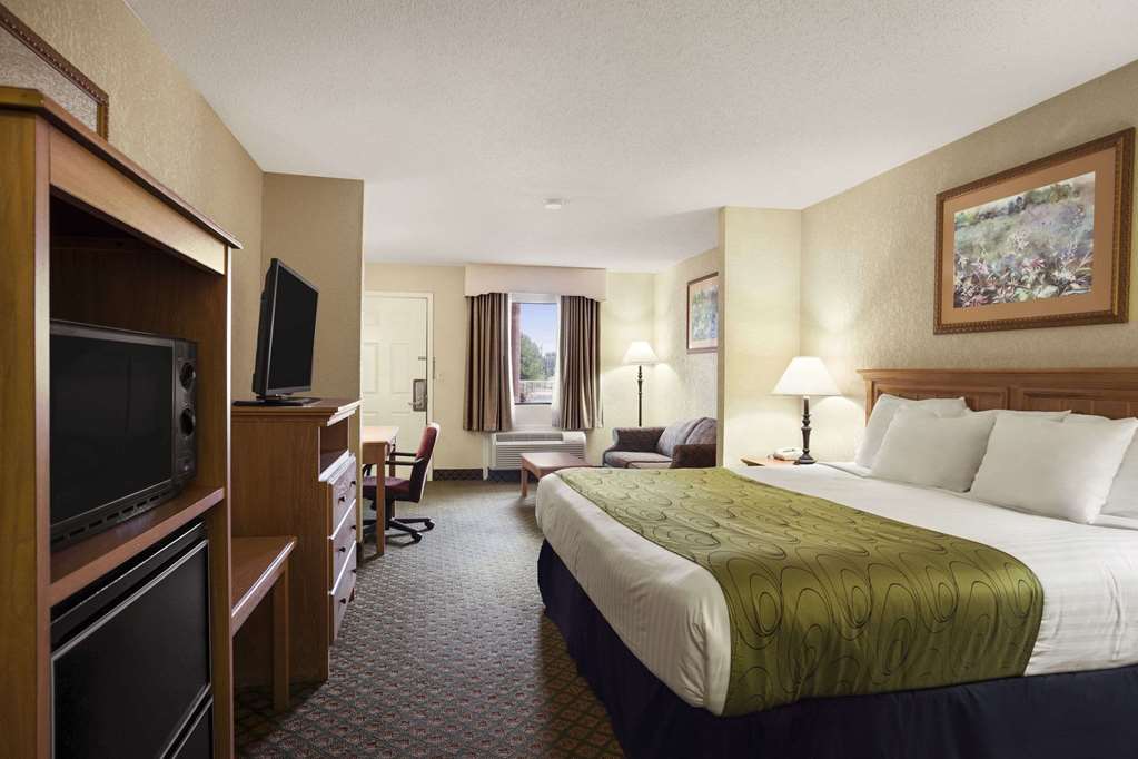 Days Inn & Suites by Wyndham Stuttgart