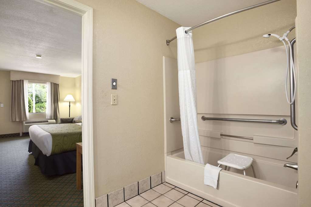 Days Inn & Suites by Wyndham Stuttgart
