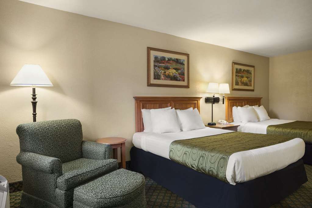 Days Inn & Suites by Wyndham Stuttgart