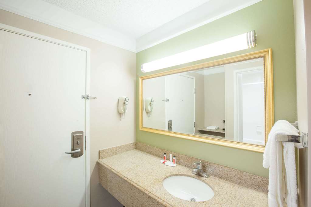 Baymont by Wyndham Texarkana