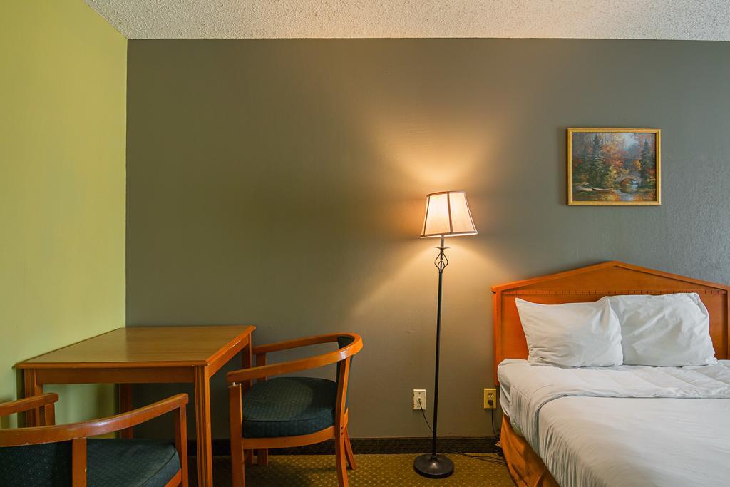 OYO Hotel Texarkana Trinity AR Hwy I-30