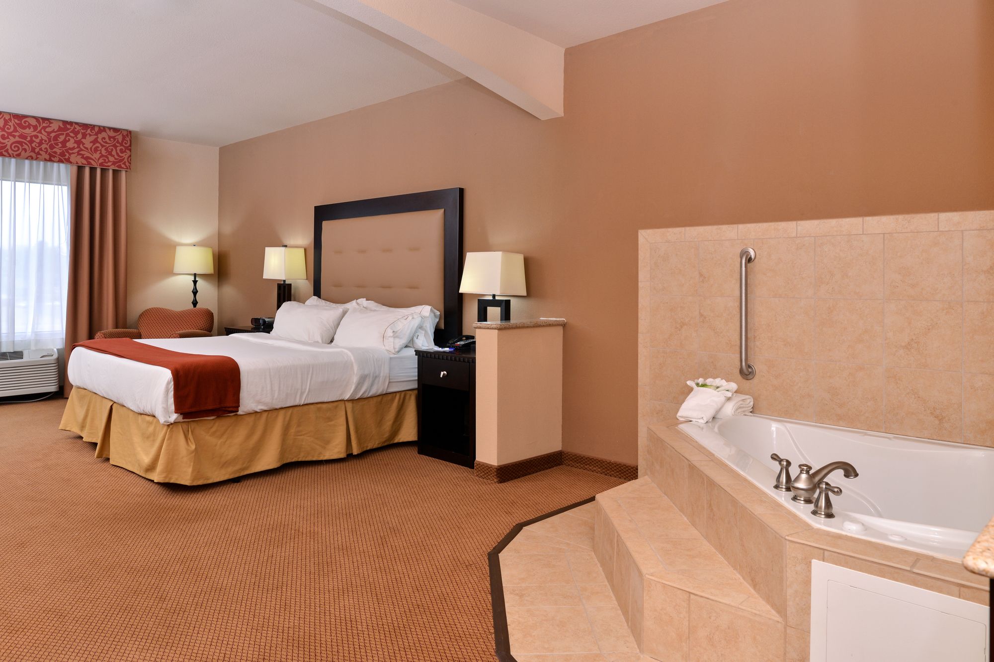 Holiday Inn Express Van Buren Fort Smith Area
