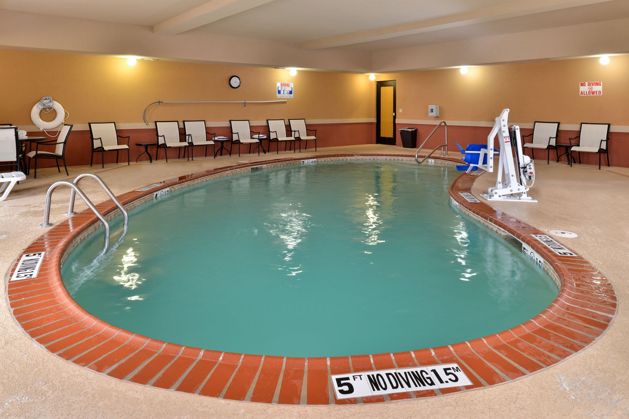 Holiday Inn Express Van Buren Fort Smith Area
