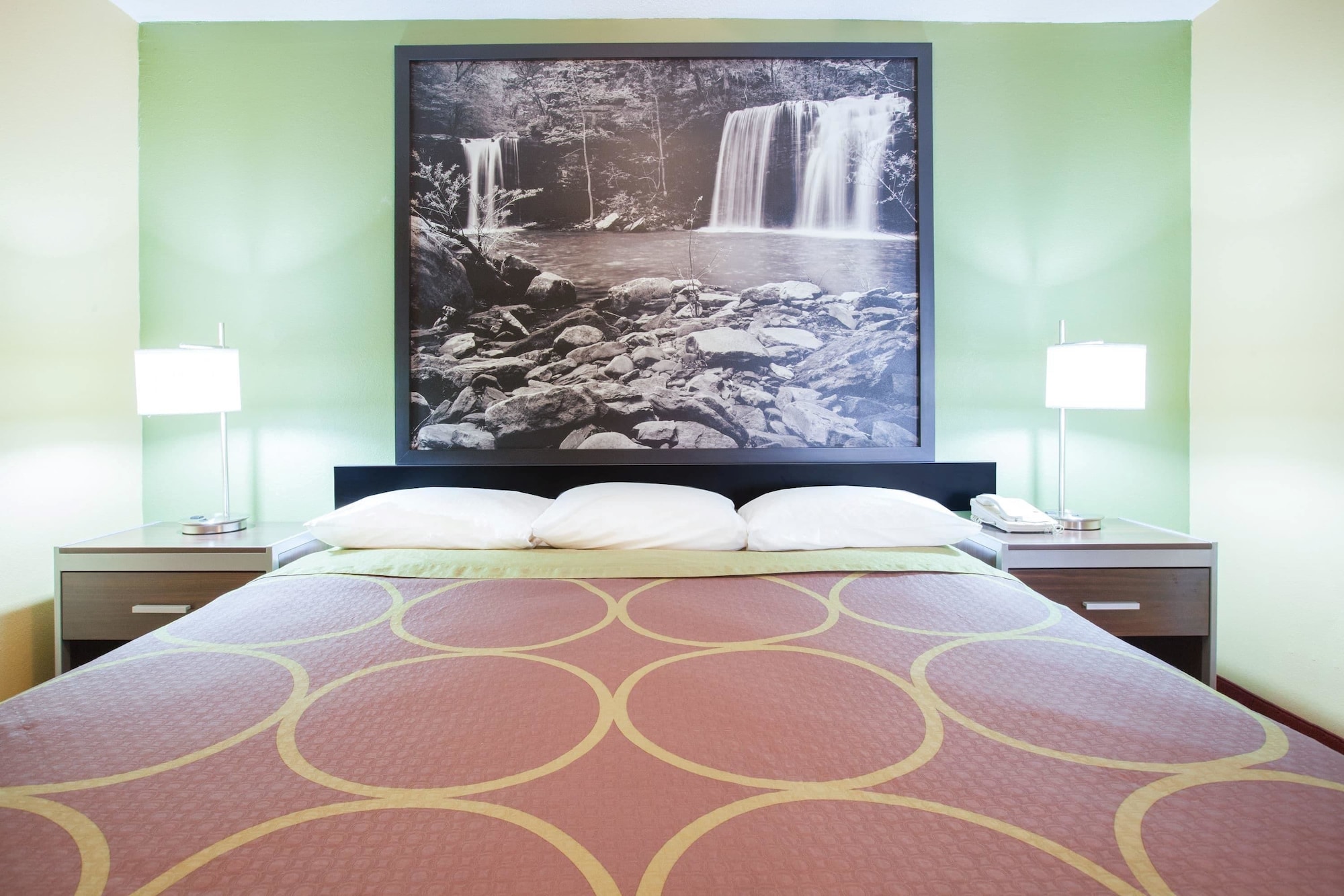 Super 8 by Wyndham Van Buren/Ft. Smith Area