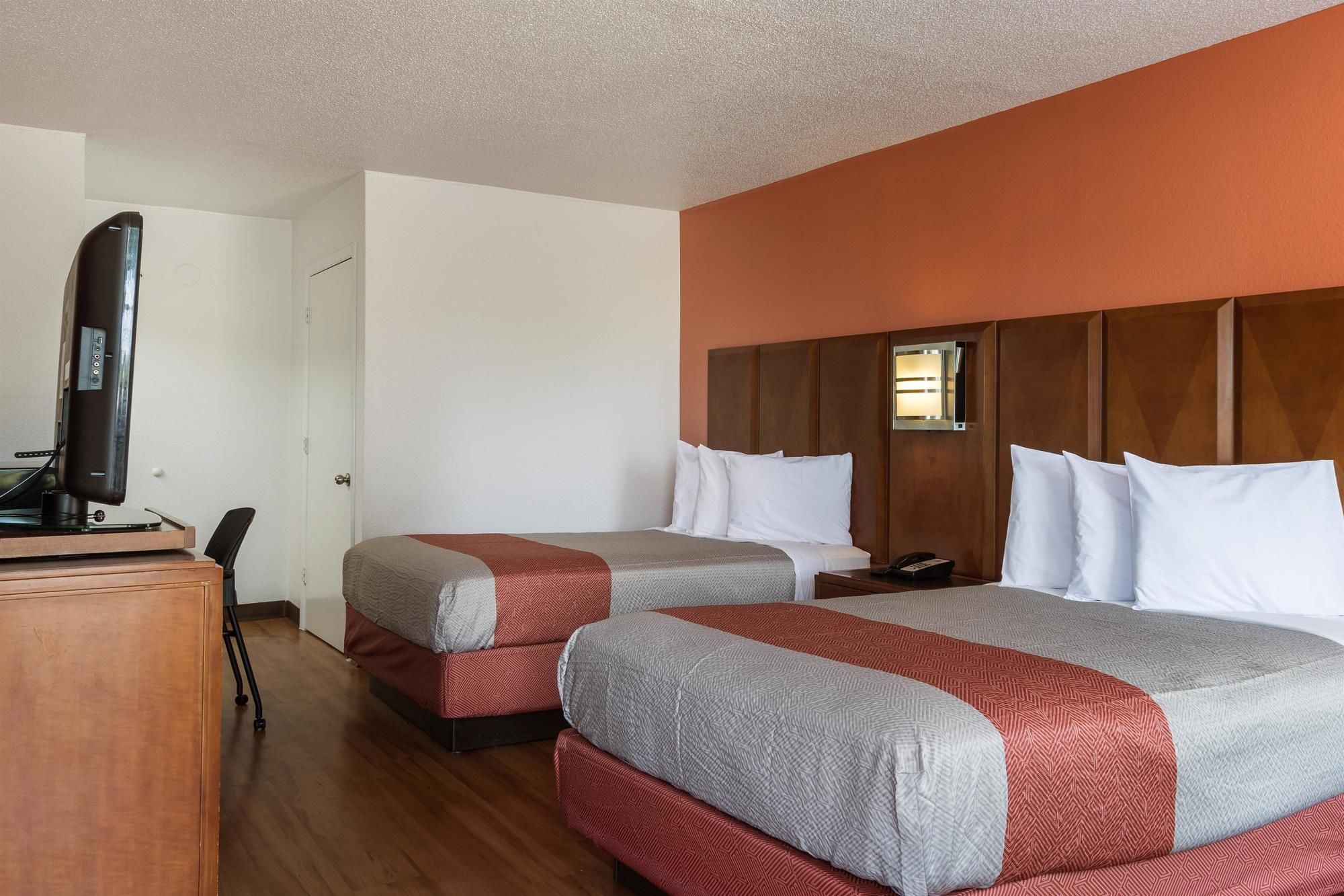 Motel 6 Van Buren