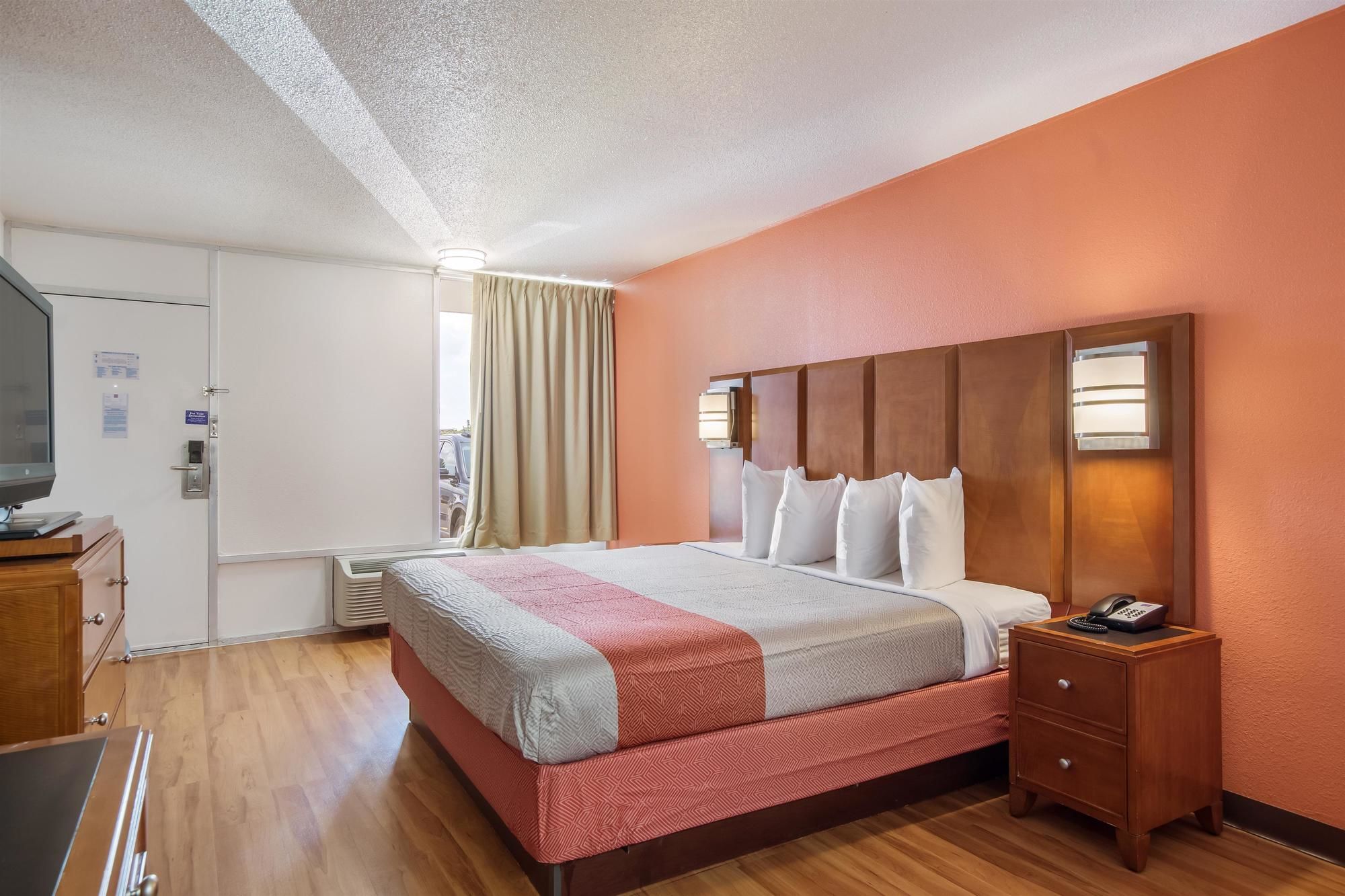 Motel 6 Van Buren
