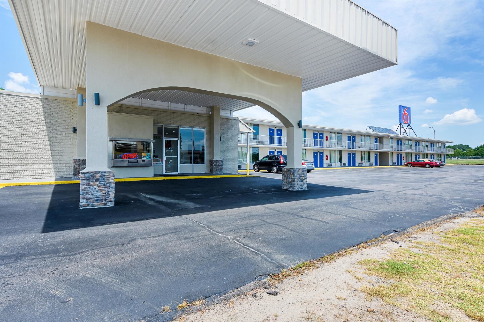 Motel 6 Van Buren