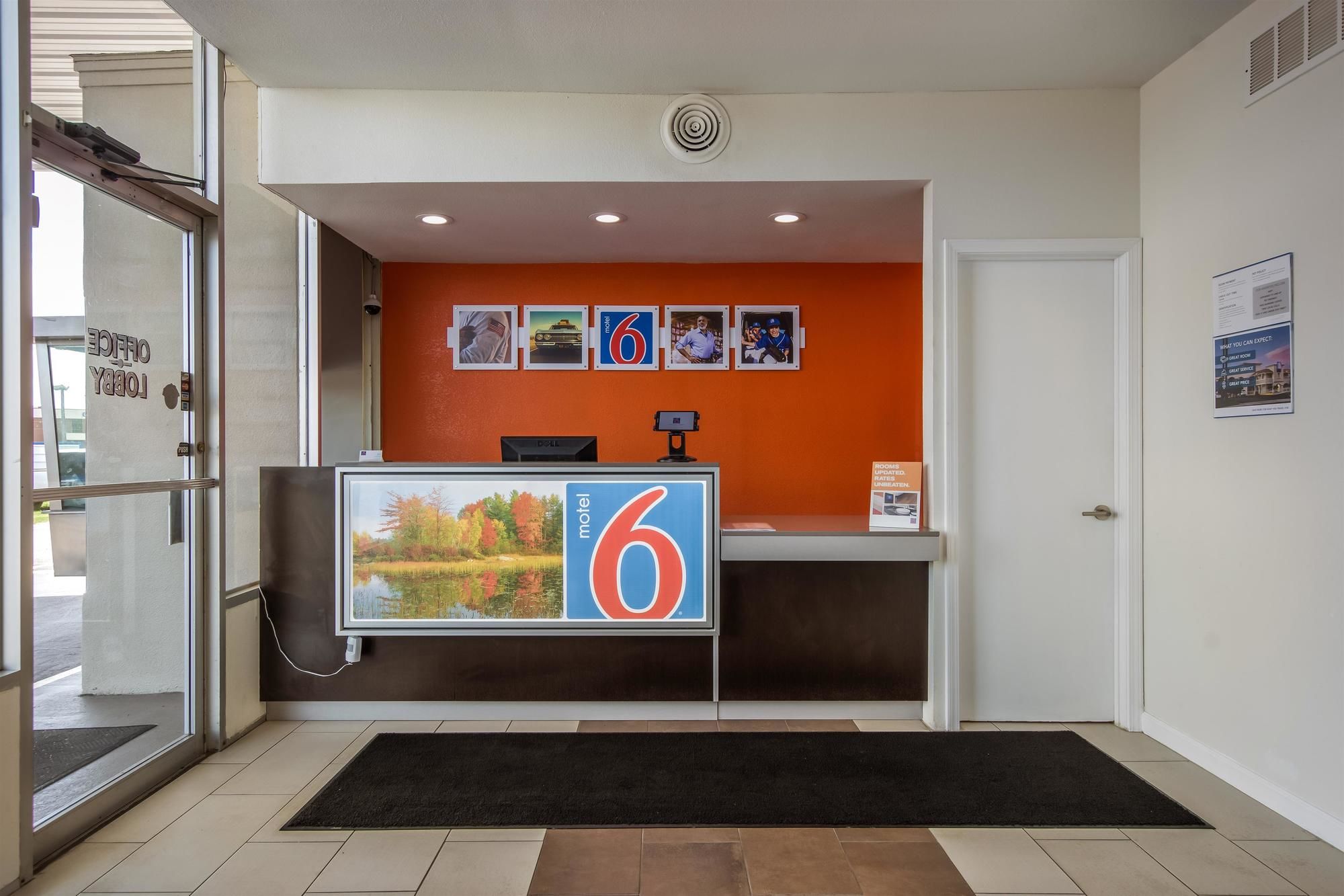 Motel 6 Van Buren