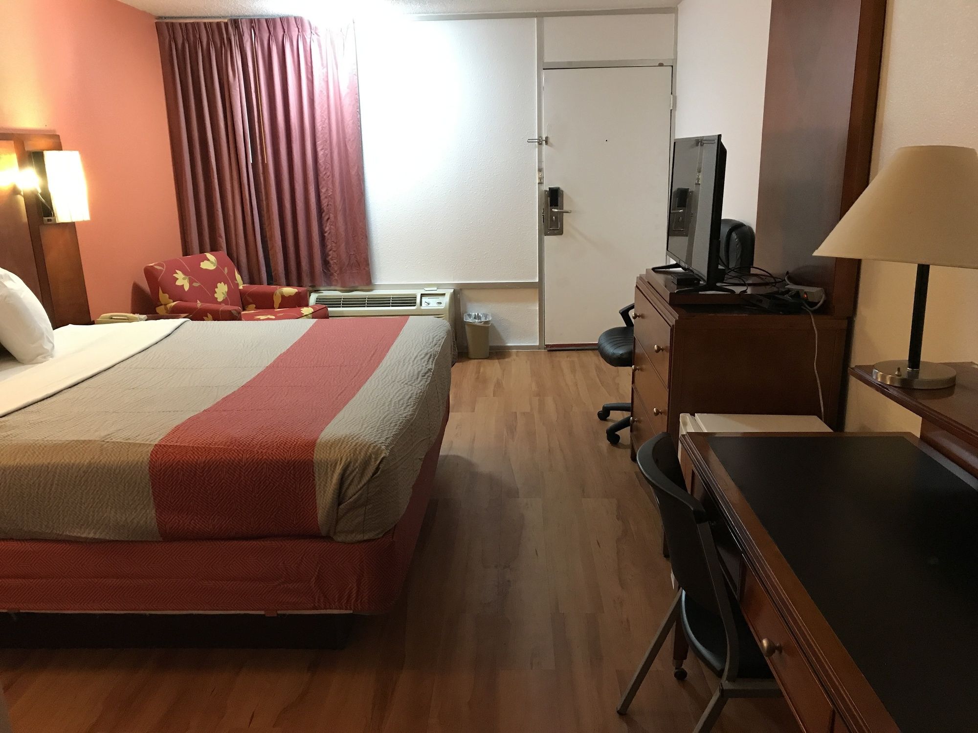 Motel 6 Van Buren
