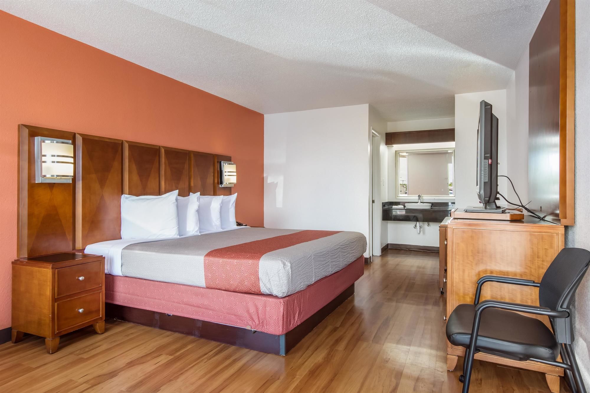 Motel 6 Van Buren