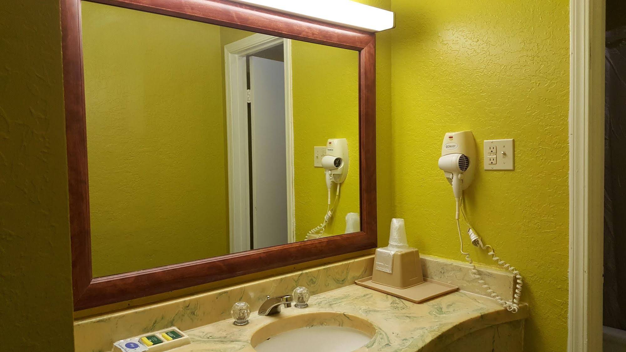 OYO Hotel Waldron AR - Hwy 71