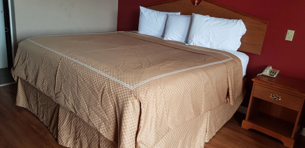 Deluxe Inn