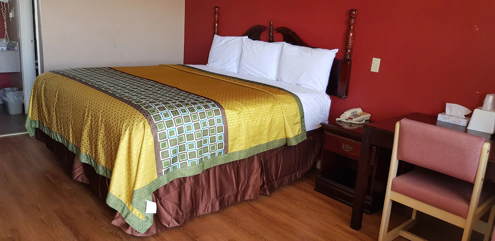 Deluxe Inn