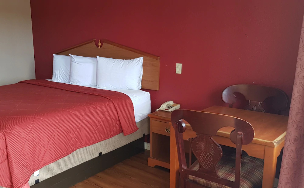 Deluxe Inn