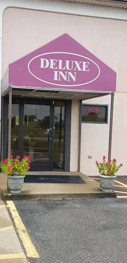 Deluxe Inn